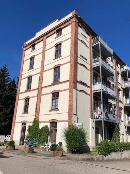 Ruhige Wohnung Im Fabrikstil In Кемниц Екстериор снимка